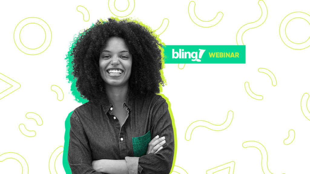 Mulher posando para a foto sorrindo com os braços cruzados, e ao lado dela o logotipo do Bling Webinar