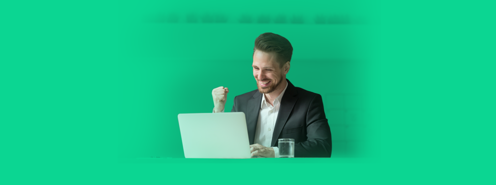 Microempreendedor comemorando sua participação no programa do Super MEI