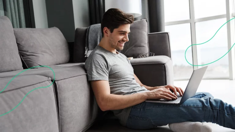 Empreendedor trabalhando Home office, emitindo uma nota fiscal de CFOP 6101 no Software ERP Bling